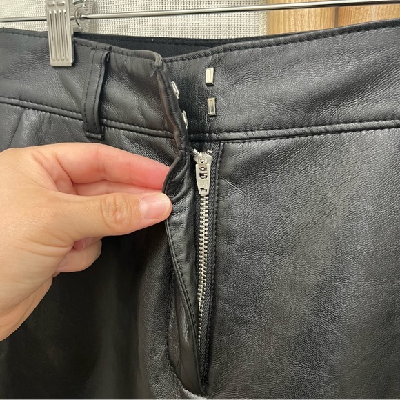 Aritzia Babaton Faux Vegan Leather Cropped Pants Size 0 - Picture 3 of 11